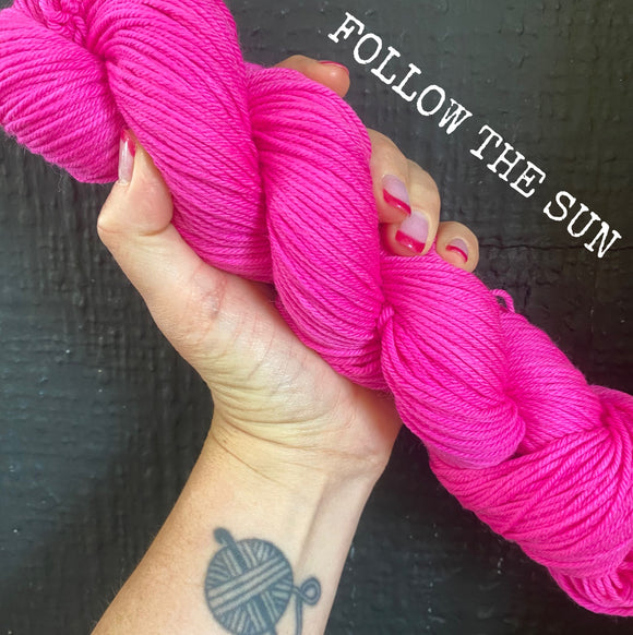Follow The Sun - Hand dyed DK yarn 100g/225M superwash merino