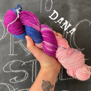 DANA - Hand dyed DK yarn 100g/225M superwash merino
