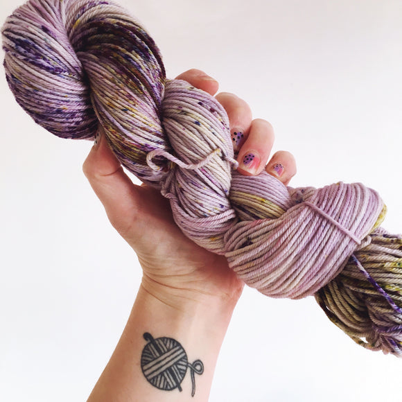 Wisteria - Hand dyed DK yarn 100g/225M superwash merino