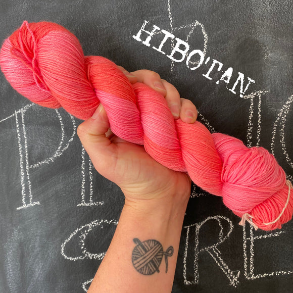 HIBOTAN - Hand dyed DK yarn 100g/225M superwash merino
