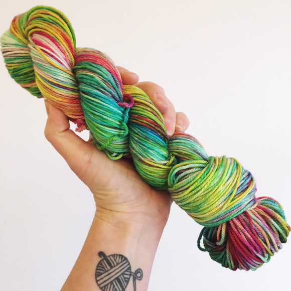 Hendricks - Hand dyed DK yarn 100g/225M superwash merino