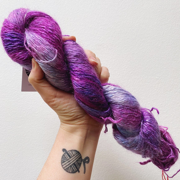 Grape Bloom - Hand dyed - sock weight yarn - 100g/350m - Kid Silk Fluff
