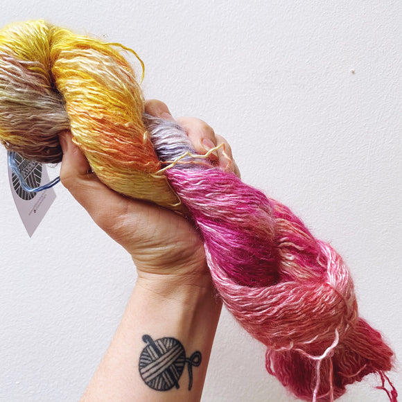 Hummingfish - Hand dyed - sock weight yarn - 100g/350m - Kid Silk Fluff